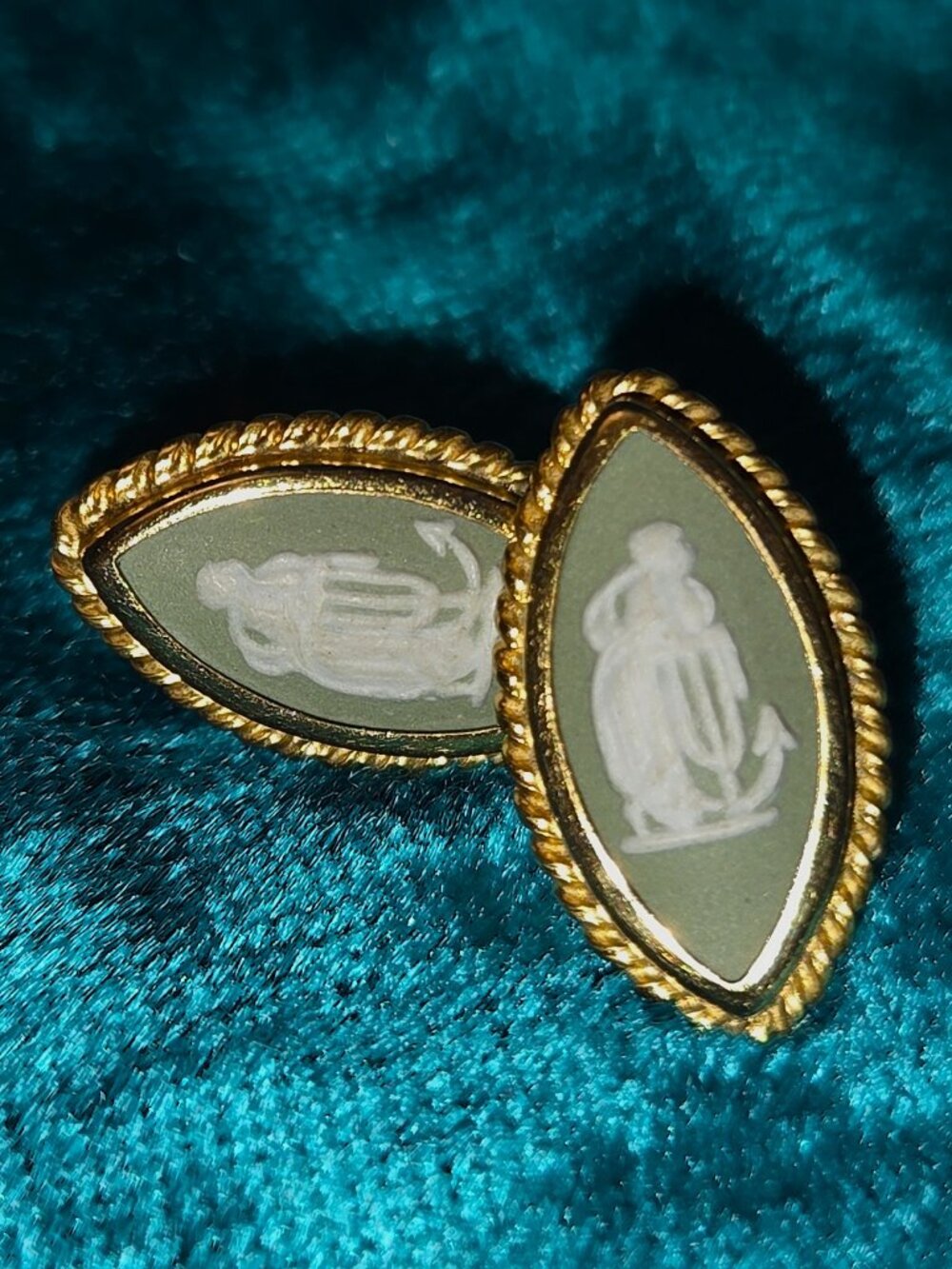 WEDGWOOD STERLING SILVER GOLD VERMILE RAINBOW 1966 SAGE JASPERWARE POST STUDS